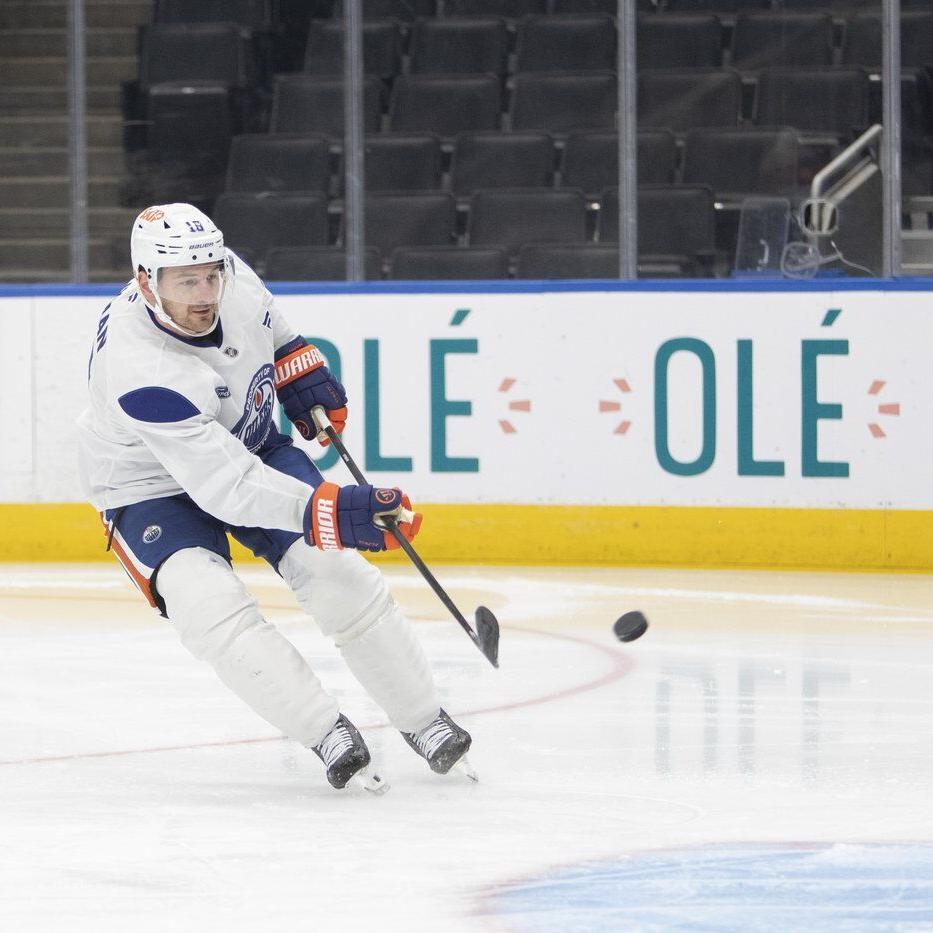 Oilers' Hyman out at least another week due to wrist injury